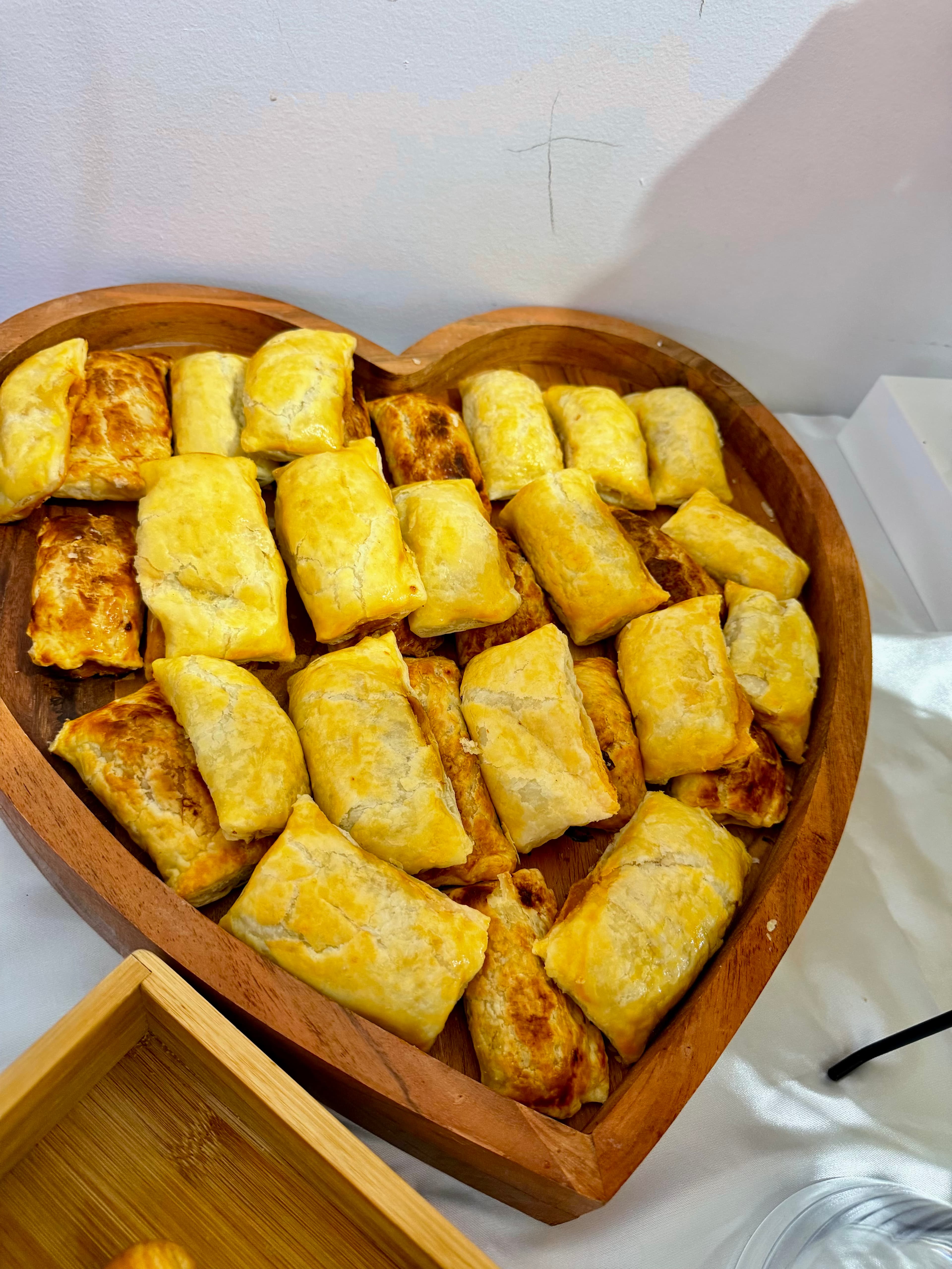 Pâtisseries sur plateau coeur